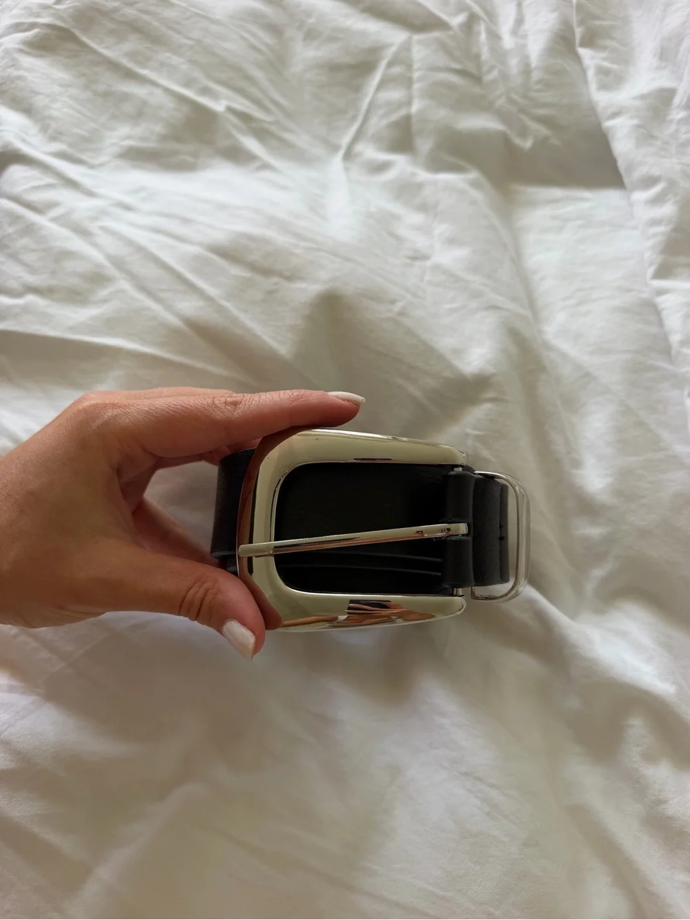 Jordana mini belt in black and silver B-low the belt